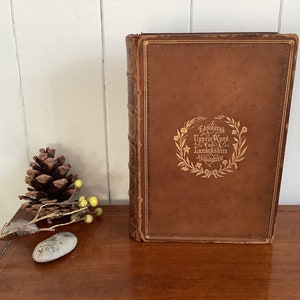 Scott&#39;s Poetical Works - The Poetical Works of Sir Walter Scott.  Leather-bound with gilt antiquarian book. Beautiful vintage, antique book.