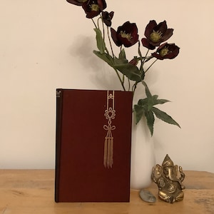 Cheri autorstwa Colette. Książka Folio Society. Arcydzieło Colette o intensywnym i namiętnym romansie. Przepiękna oprawa. Świetny stan.