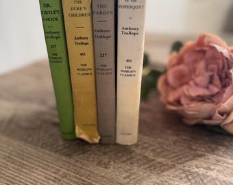 Cuatro novelas clásicas de Anthony Trollope. Oxford World's Classics. Sobrecubiertas ilustradas. Colección literaria de mediados de siglo.