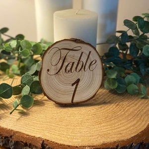 decorazioni per tavoli da matrimonio in fattoria, numeri da tavolo rustici per matrimonio, cartelli da tavolo in fette di legno per matrimonio, decorazioni per matrimonio in fienile per ricevimento, prova