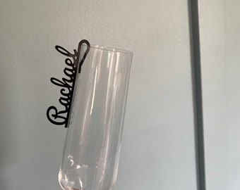 Etiquetas de flauta de champán amuletos de copa de vino personalizados para despedida de soltera, marcador de bebida con nombre personalizado, favores de despedida de soltera para damas de honor