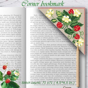 Op de afbeelding: Kruissteekpatroon voor een hoekige bladwijzer met een rode en groene aardbei met witte bloemen. Het patroon is 71 steken breed en 71 steken hoog, wat 4,5 inch bij 4,5 inch is.