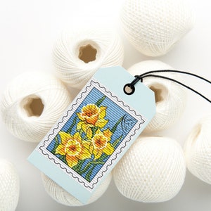Small cross stitch pattern  PDF daffodils , Spring, Stamp,  Mini, Plastic canvas, Counted, Bookmark, Plant , Embroidery postal needlepoint