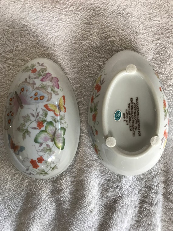 Avon 1974(1979 R) Porcelain Egg shaped trinket bo… - image 4