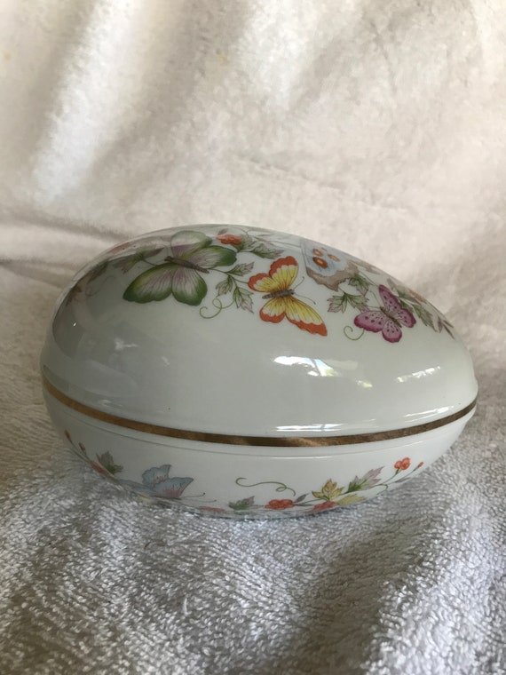 Avon 1974(1979 R) Porcelain Egg shaped trinket bo… - image 3