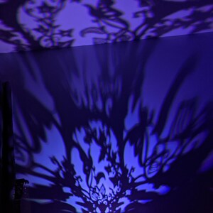 Magical Vines Shadow Lamp: Goblincore Fairycore Decor, Meditation Mood Light, Fae Aesthetic Room Decor, Color Changing LED image 8
