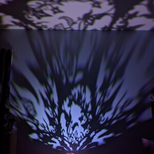 Magical Vines Shadow Lamp: Goblincore Fairycore Decor, Meditation Mood Light, Fae Aesthetic Room Decor, Color Changing LED image 4