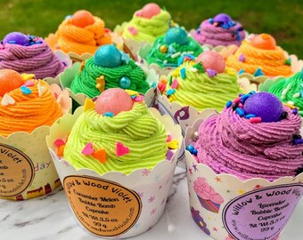 Bubble belly bath bombs