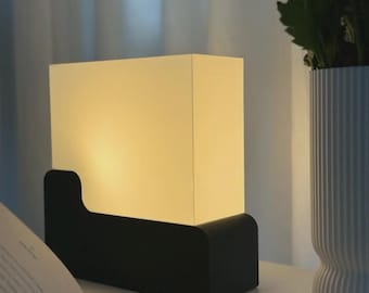 Modern Table Lamp: Elegant Desk Light for Home Decor