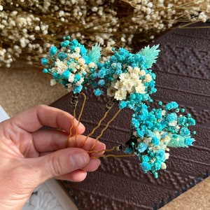 Dried flower hairpins, White Blue Wedding Bridal hair accessories, Bohemian teal hair piece, Floral hair clips for Bride