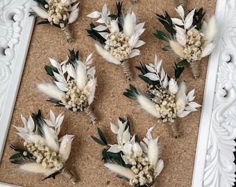 Eukalyptus Hochzeit Boutonniere, Getrocknete Blume weiß Boutonniere für Boho Hochzeit, Bräutigam Knopfloch