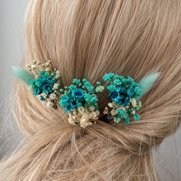 Dried flower hair pins turquoise blue, Teal Wedding Bridal Gypsophila floral hair piece, Boho hair clips