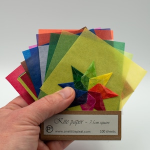 100 sheets of 7.5 cm square, precut kite paper for window stars.