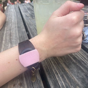 Llavero de cuero, llavero, pulsera con cordón, pulsera con llavero, muñequera, muñequera para sujetar un llavero, llavero para llaves, brazalete con llavero