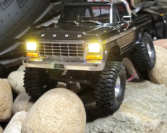 Traxxas TRX4M High Trail Edition Headlights and Taillights - Old School Halogen Look Ford Chevrolet