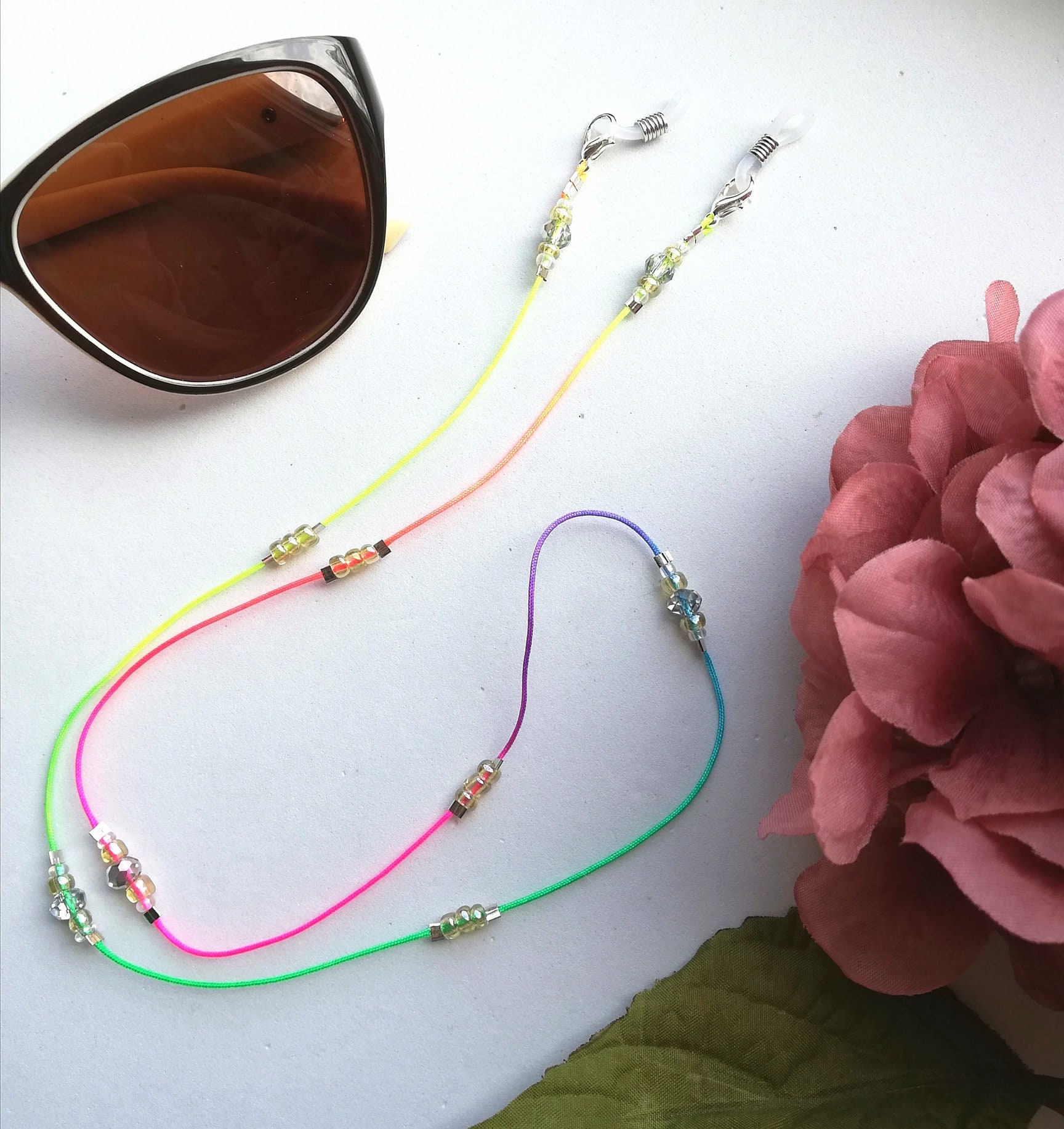 Stylische Acryl-Brillenkette Mit Anti-Rutsch-Funktion - Bunte Quadrate Für Strand & Alltag