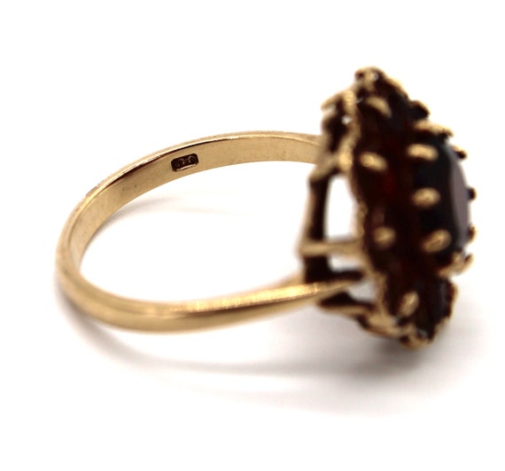 9ct Gold Vintage Garnet ring - image 4