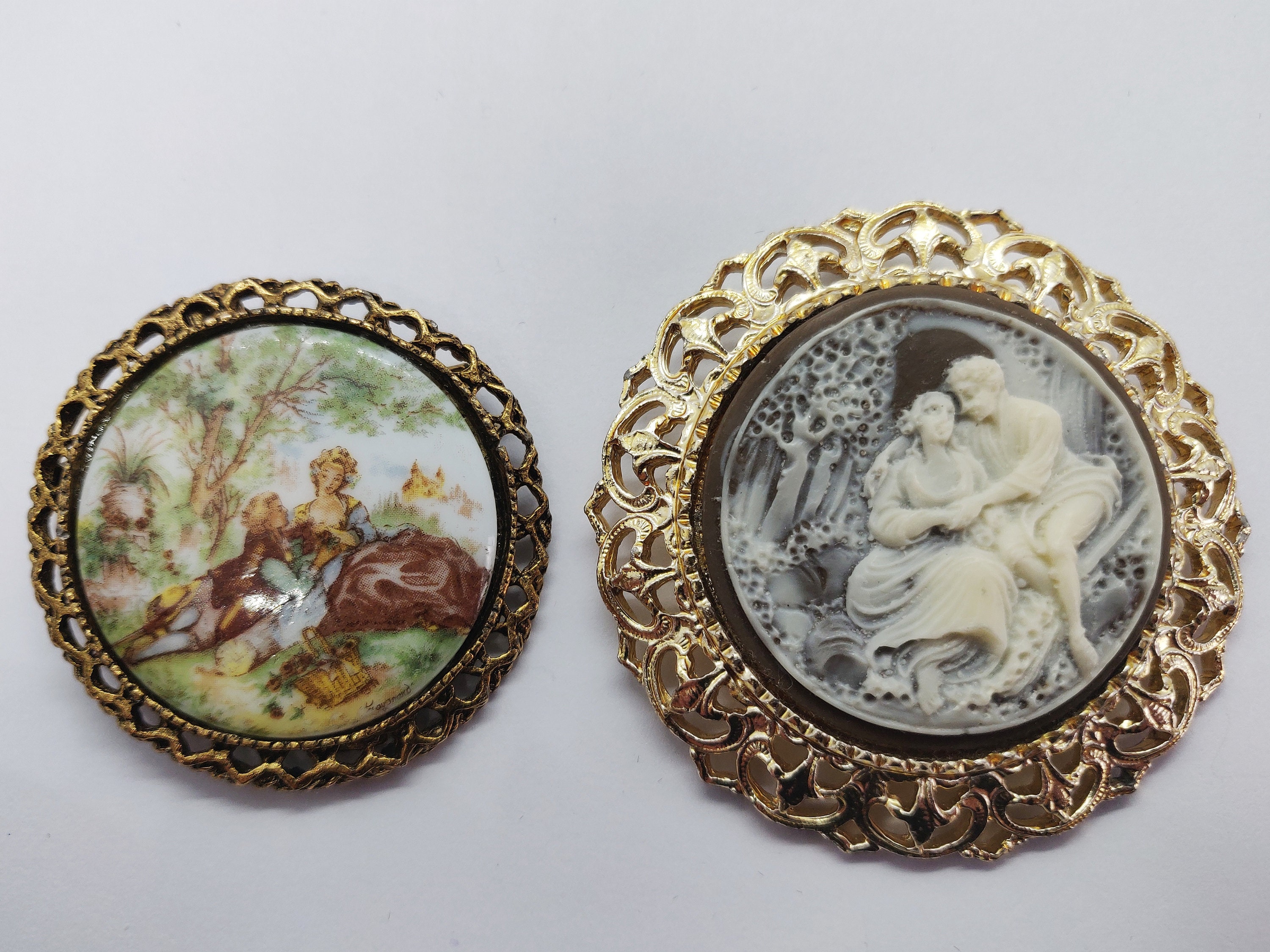 Vintage brooch Beautiful pair of vintage pin brooches