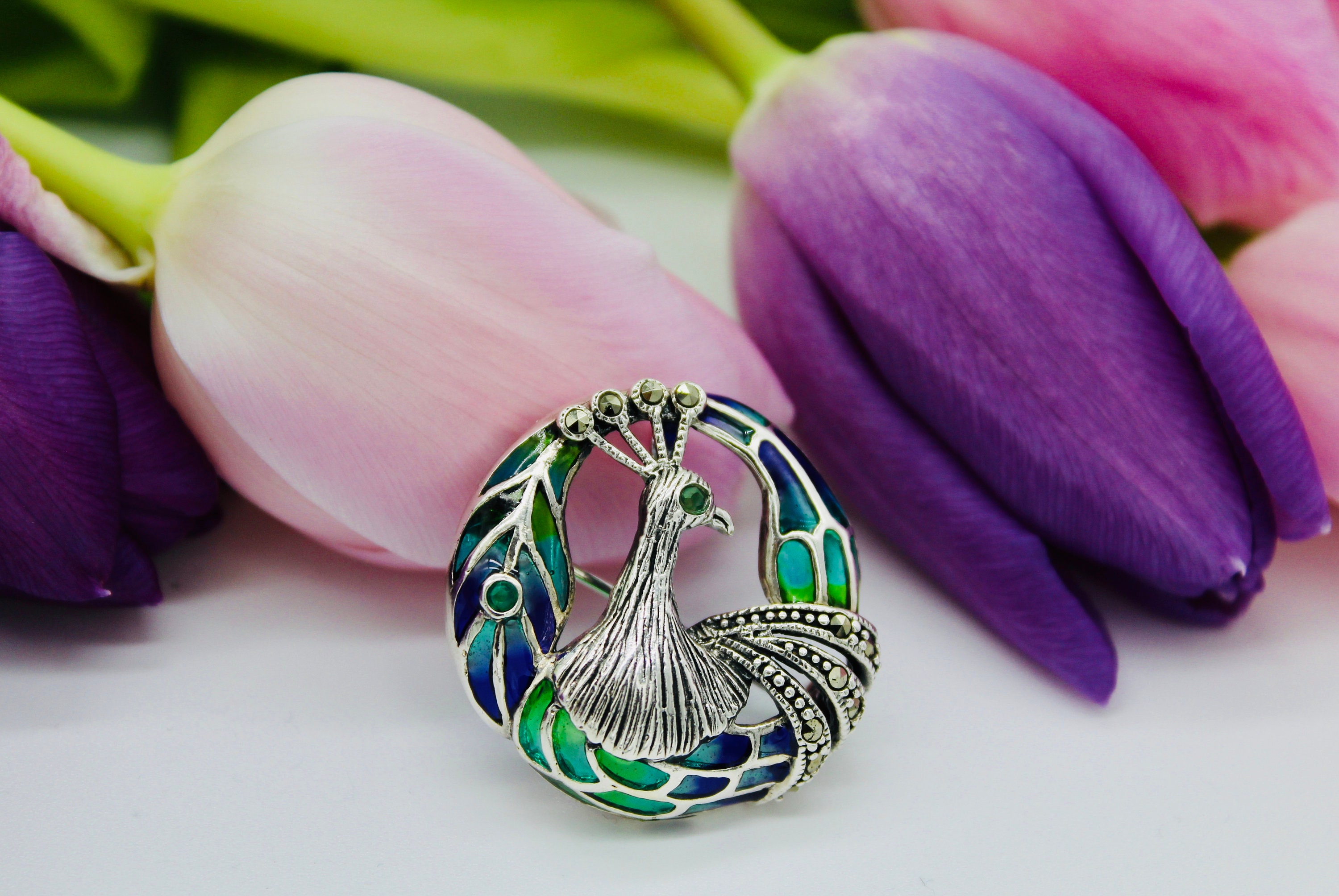 Vintage Jewelry Silver Enamel Emerald Set Vintage Brooch