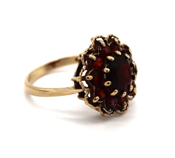 9ct Gold Vintage Garnet ring - image 2