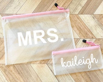Bridal Party Large Wet Dry Bag, Large Customized Water Resistant Zippered Pouch, Personalized Team Bride Pool Bag, Bachelorette Party Favor
