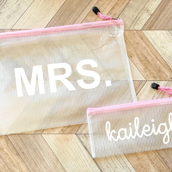 Bridal Party Large Wet Dry Bag, Large Customized Water Resistant Zippered Pouch, Personalized Team Bride Pool Bag, Bachelorette Party Favor