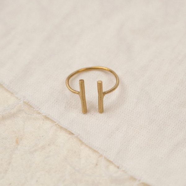 Ring, Minimalistisch, Schmuck, Filigran, Geometrisch, Gold, Messing, Design, Boho, Chic, Zierlich, Geschenk für Sie, Würfel, MINI T BAR RING