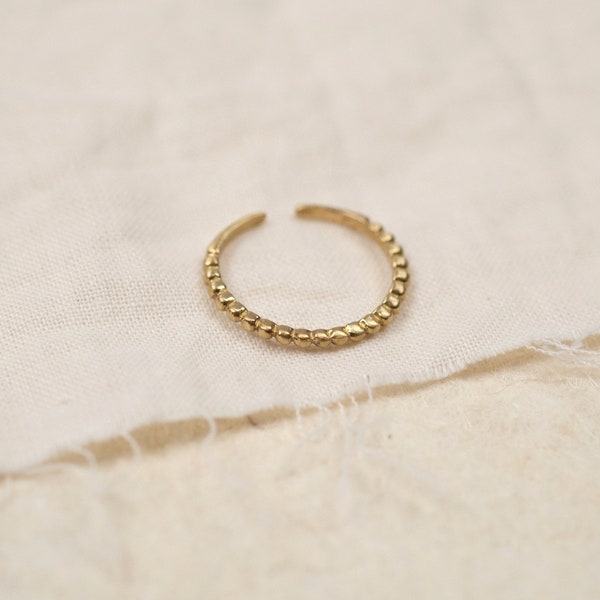 Ring gold, Zarter Goldring aus Messing, Verstellbar, Minimalistisch, Schlichter Gold Ring, Nachhaltig, Einfacher Schmuck, NALA RING