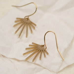 Fan earrings, gold earrings, delicate earrings, filigree earrings, geometric earrings, beautiful earrings, gift for her, FELI HOOKS