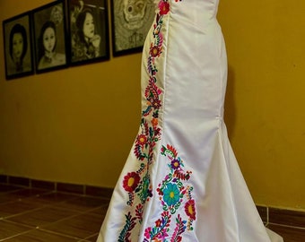mexican wedding dress embroidered Embroidered Mexican Wedding Dress