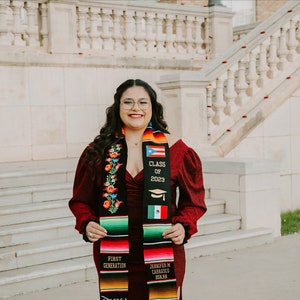 Étole de remise des diplômes mexicaine personnalisée brodée de fleurs/QUANTITÉ LIMITÉE
