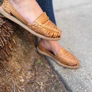 Sandalias Huarache de cuero hechas a mano - Bailarinas tejidas mexicanas imagen 2