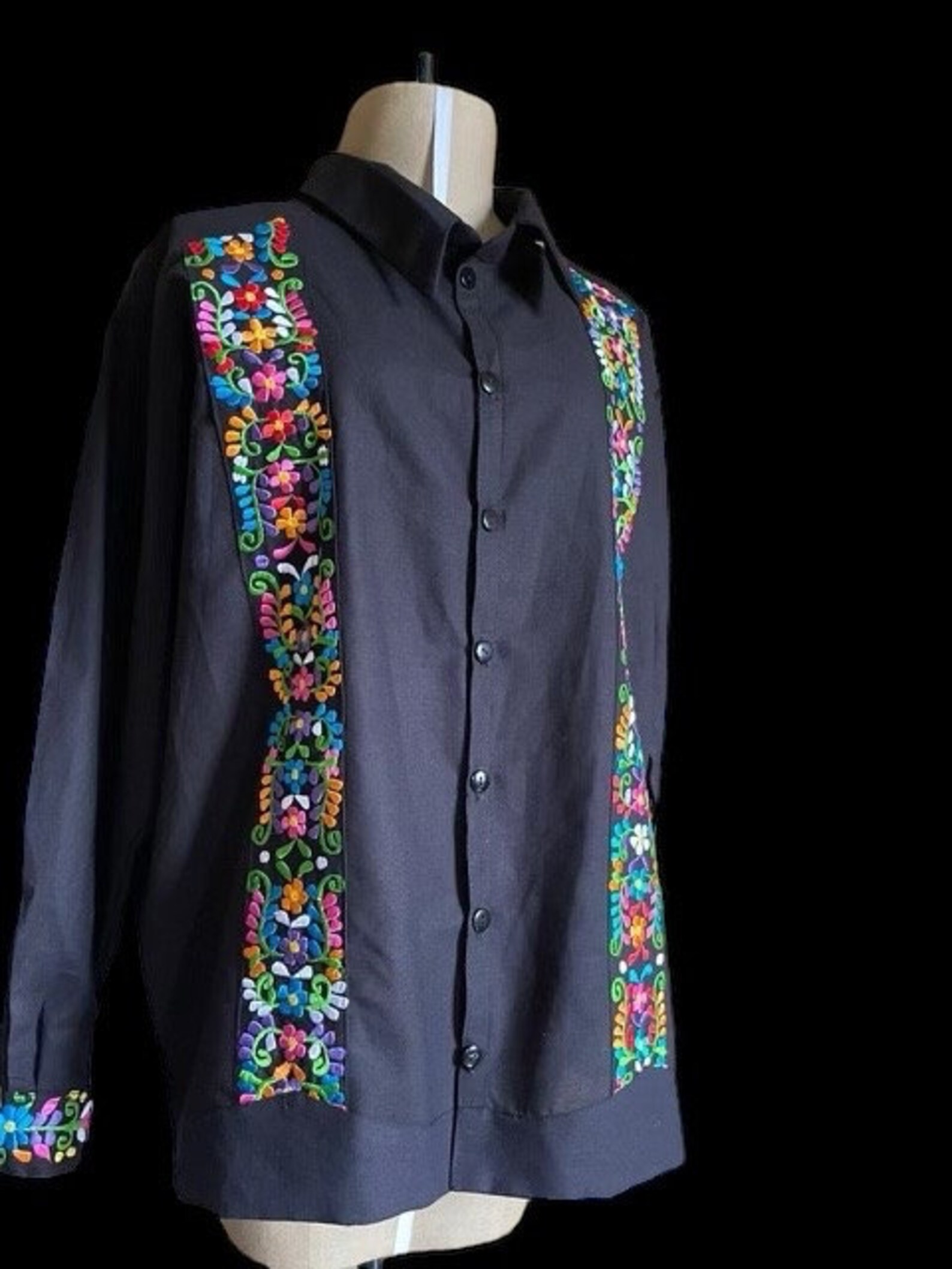 Mexican Embroidered Guayabera 100% Cotton Black 604003 main image 0