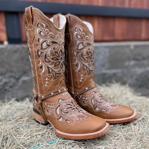 Women’s Handmade Brown Cowhide Embroidered – Square Toe