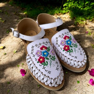 Floral 3D Embroidery Handmade Huarache/ Mexican Huarache