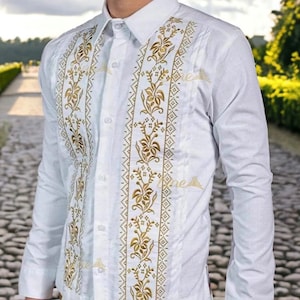 Guayabera Mexicana, Camisa de vestir formal bordada artesanalmente hecha a mano para hombre / Guayabera de Lino hecha a mano.