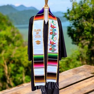 Floral mit Trim-Abschluss-Stola / gestickte personalisierte Sarape-Stola
