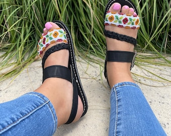 Mexikanische Perlen-Huaraches, Huarache de Chaquira, Ledersandalen