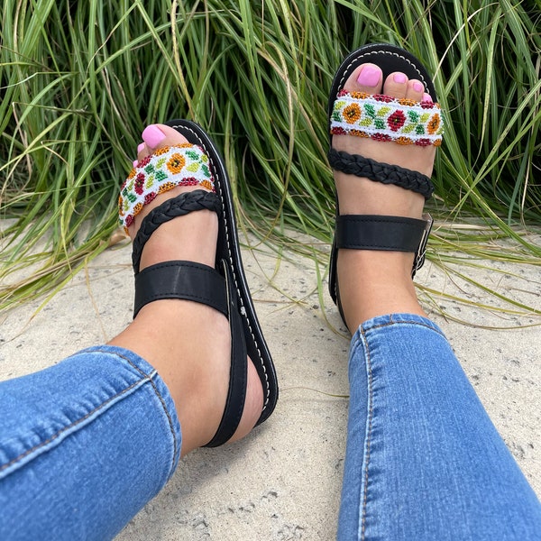 Mexikanische Perlen-Huaraches, Huarache de Chaquira, Ledersandalen