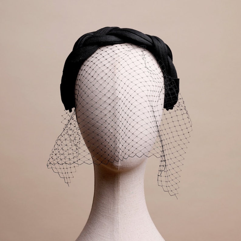 TOCADO INES Black braided headband with veil.