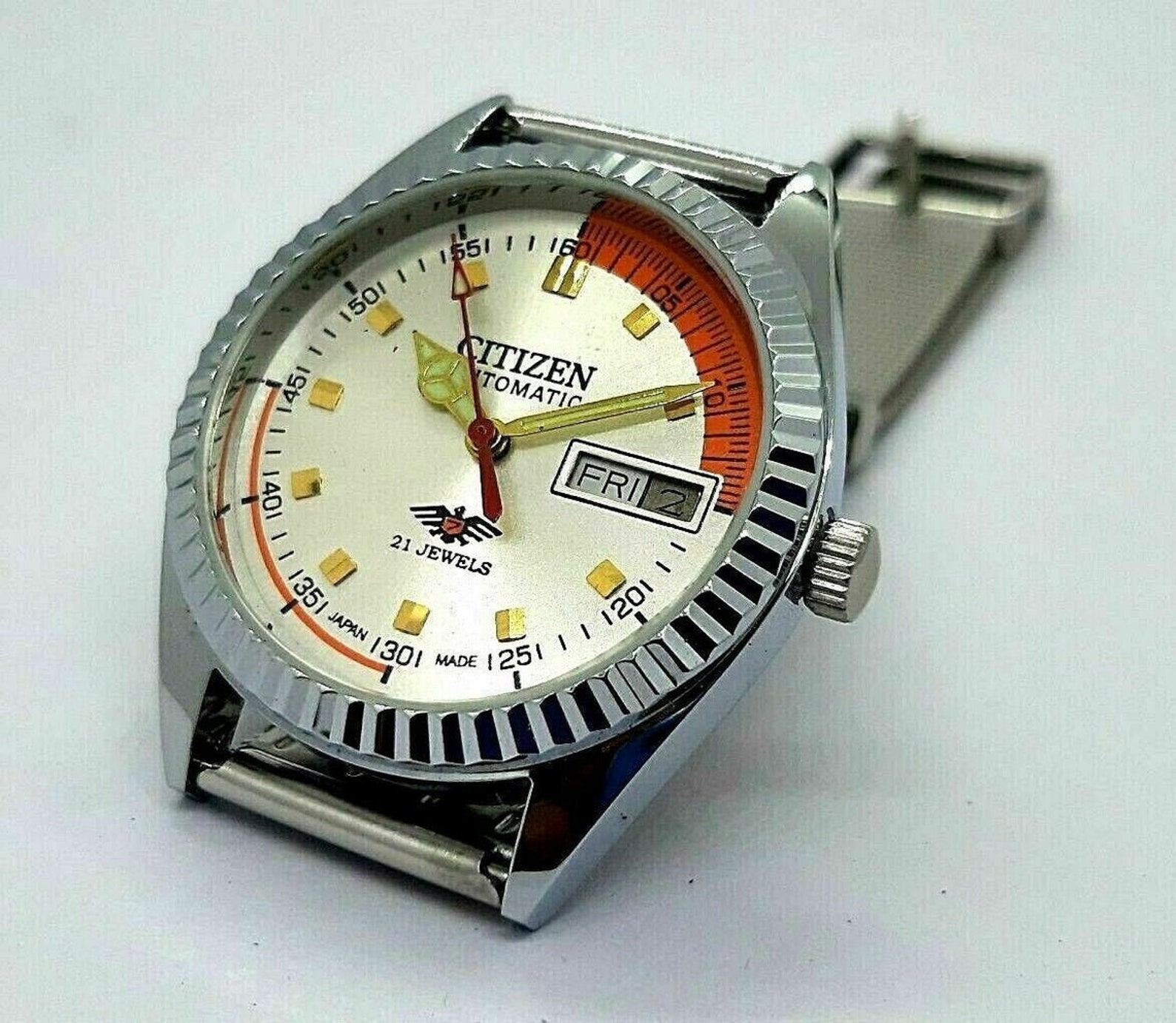 citizen red dial
