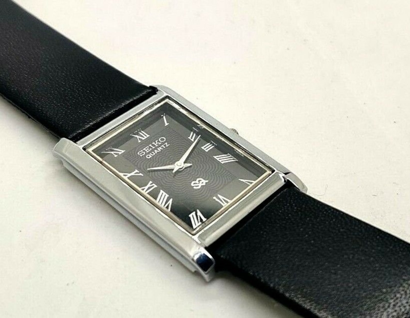 Seiko Quartz Super Slim Men's Wrist Watch Good Looking Run Etsy