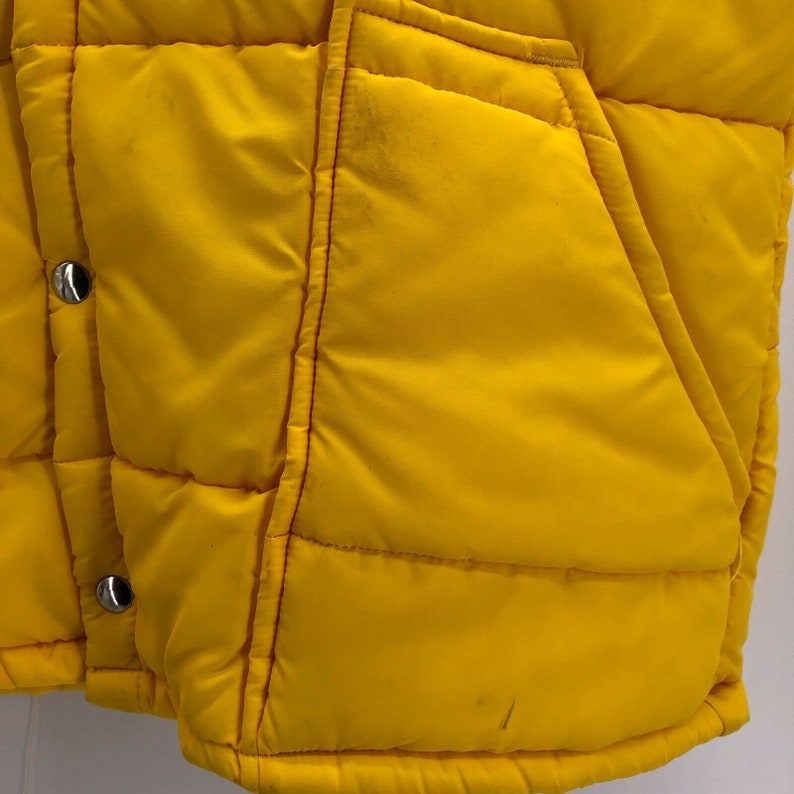 Vintage Swingster Vest\u00a0\u00a0 Yellow Nylon USA Hipster Puffer Retro Size Large