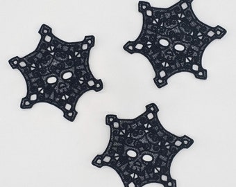 Black Freestanding Lace Skullflake