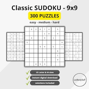 Può includere: Un download digitale di 300 puzzle Sudoku, griglie 9x9, con livelli di difficoltà facile, medio e difficile. L'immagine mostra tre griglie Sudoku con numeri. Include formati US Letter e A4, download immediato e soluzioni.