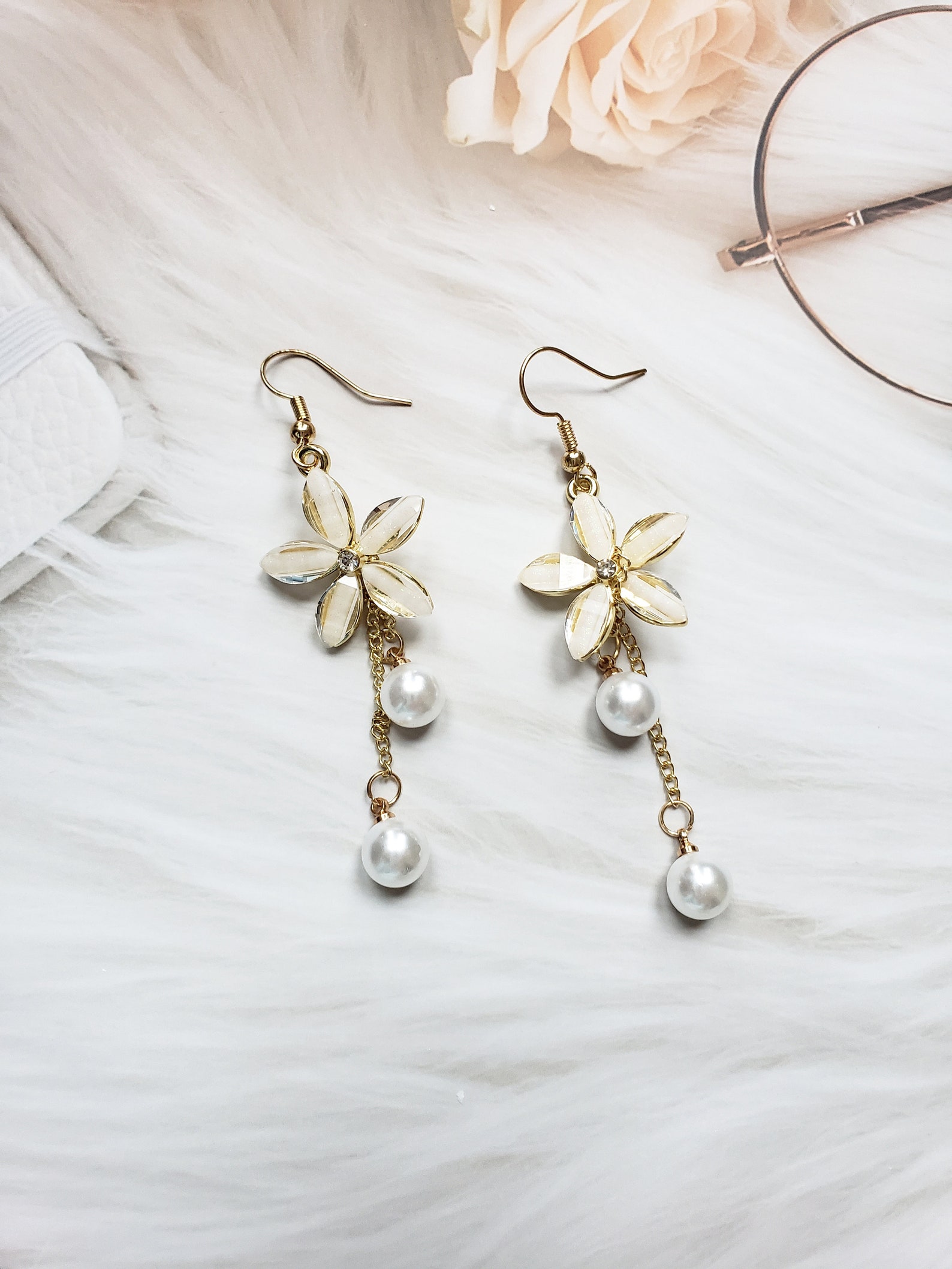White Flower Dangle Drop Earrings Decorated With Pearls Elegant