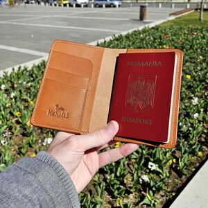 Cartera para pasaporte hecha a mano