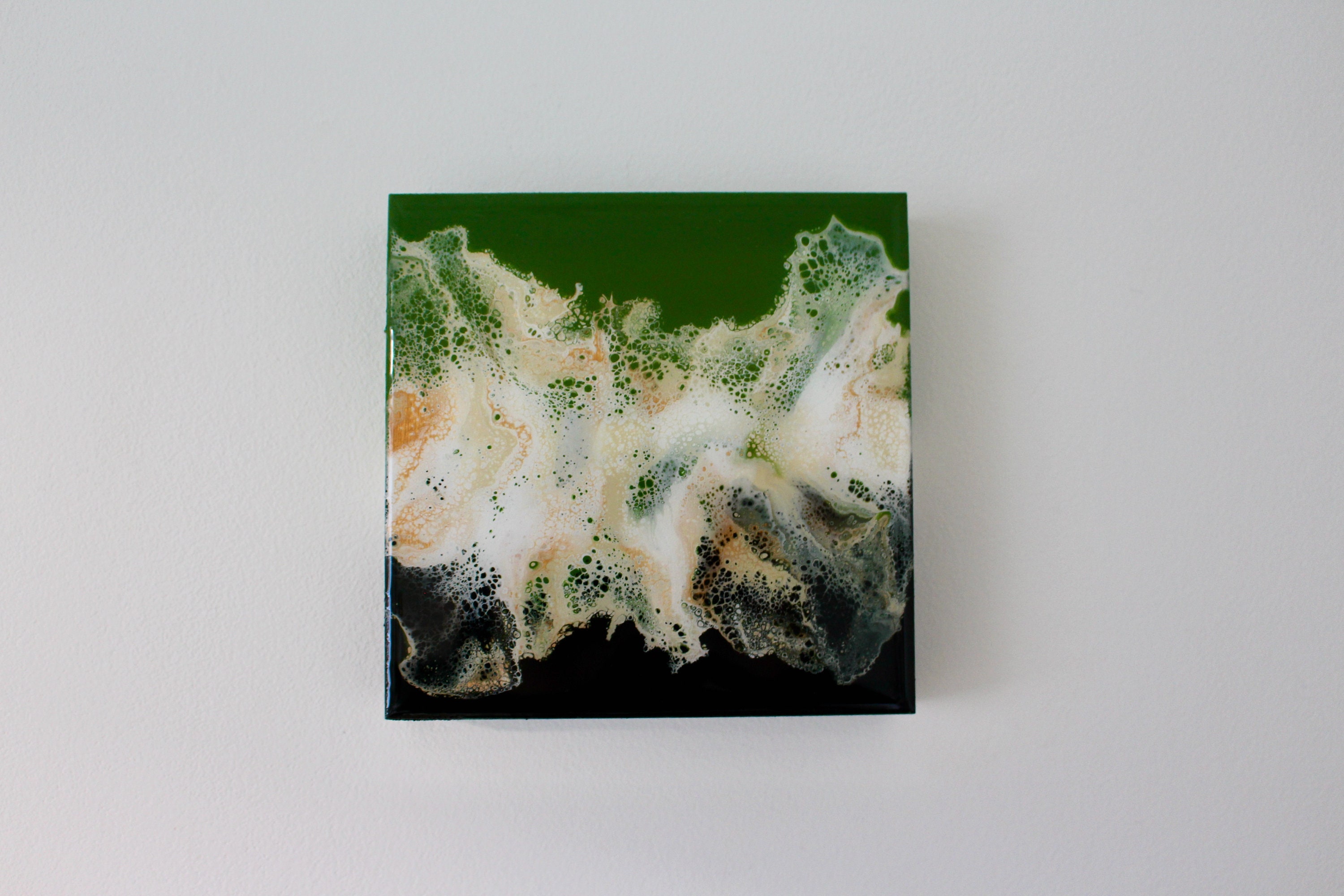 Dutch Pour Painting/Vert, Noir et Doré 15x15cm sur Support Bois