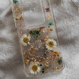 Epoxy dried flower design phone case