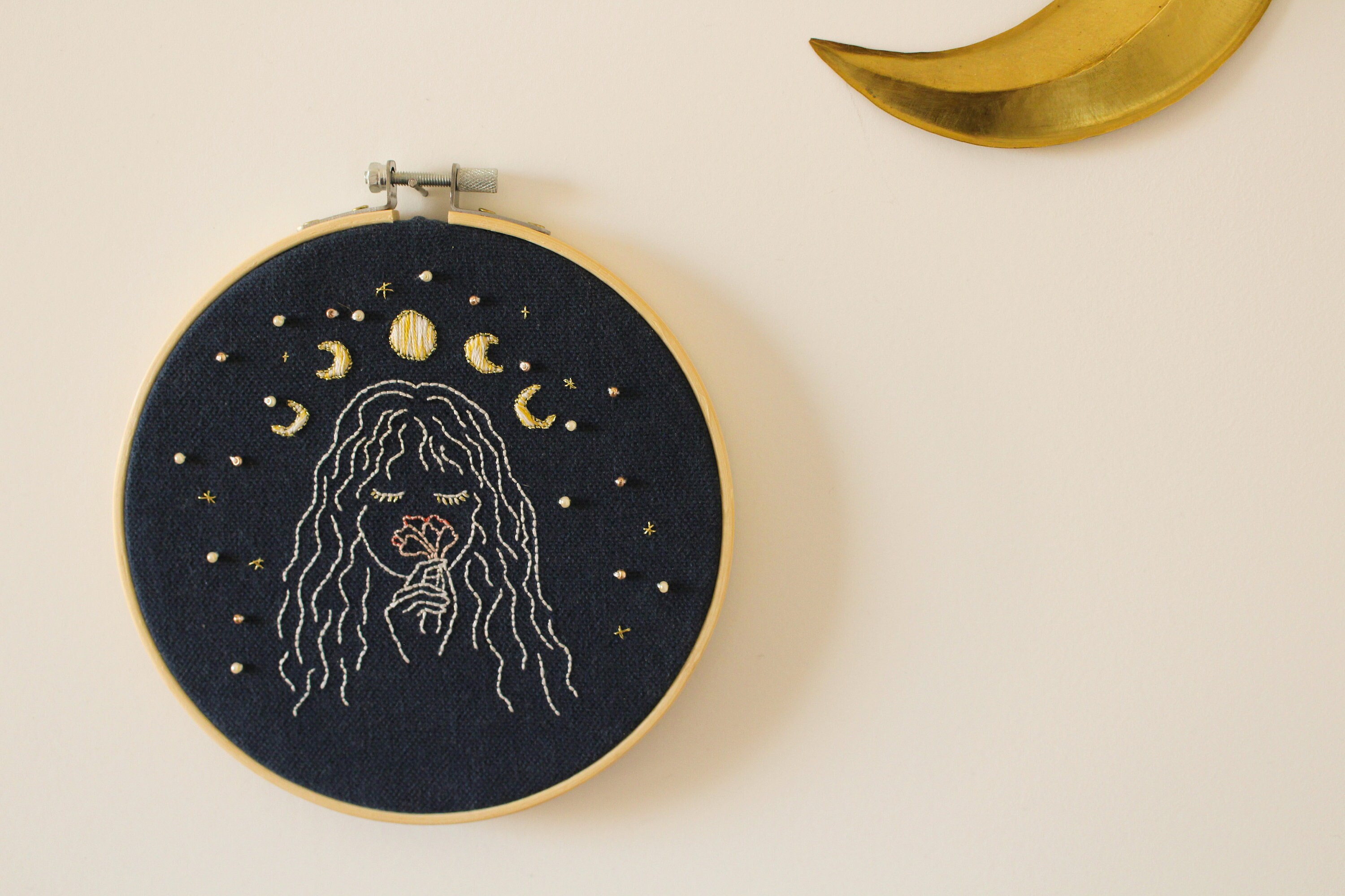 Broderie Décorative - Moon Girl